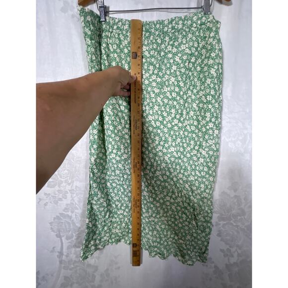 Skies are Blue Curvy Skirt 1X NEW Stitch Fix Midi Green White Floral Cottage - Picture 5 of 9